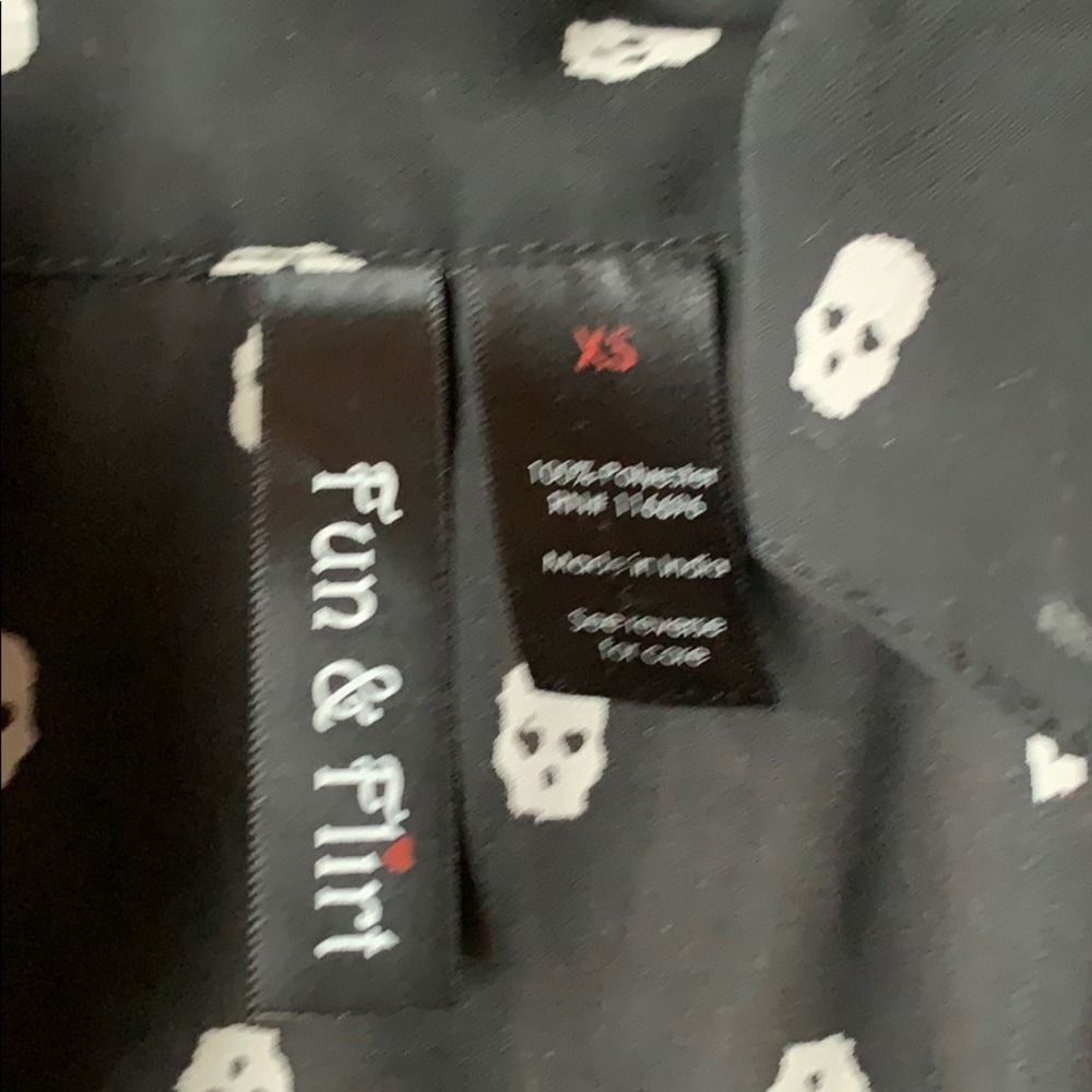 Sheer skull pattern button down - Picture 3 of 5